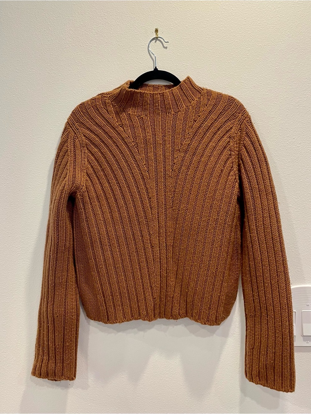 Vince L Wool-Cashmere Rib-Knit Mock Neck Sweater - Brown
